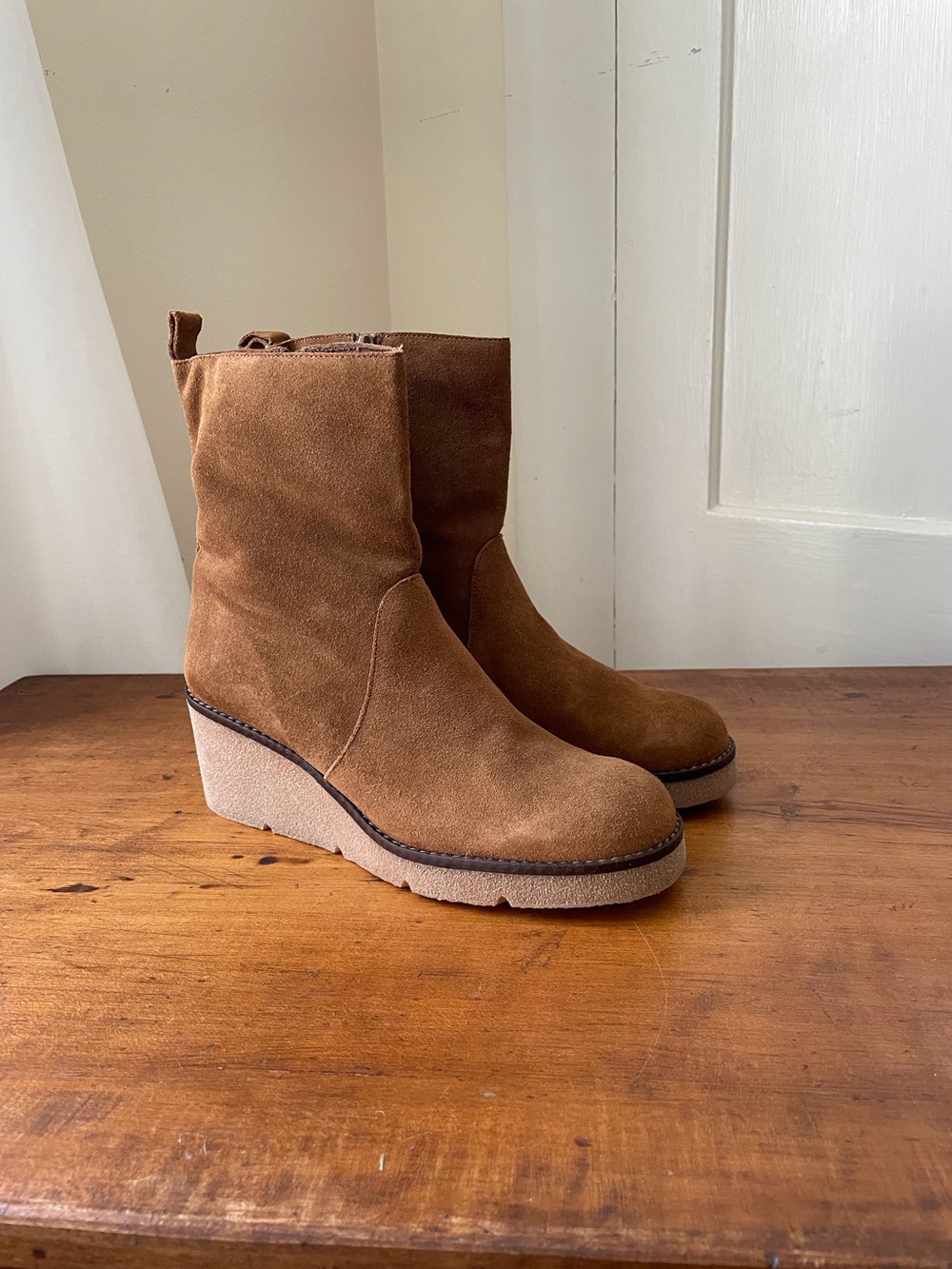 Bertuchi Suede Wedge Ankle Booties Cognac Brown Made in Spain Women's Size 9.5